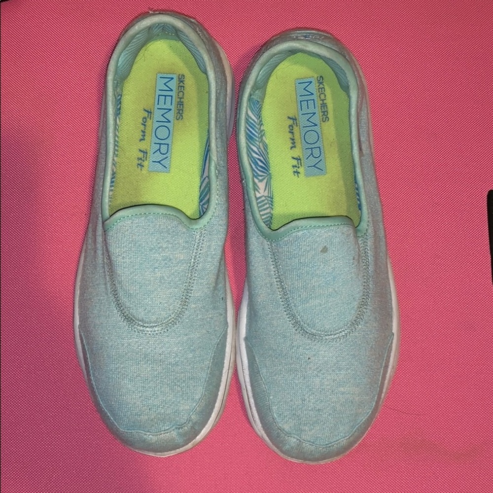 Skechers Memory Form Fit slip on shoes.
